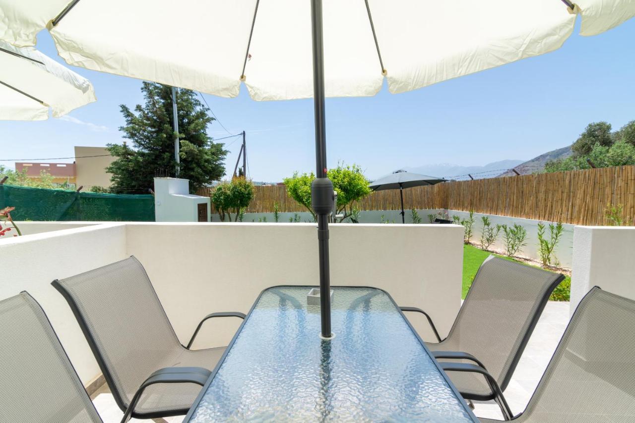 Cozy House With Pool Near Beach Gazi 외부 사진