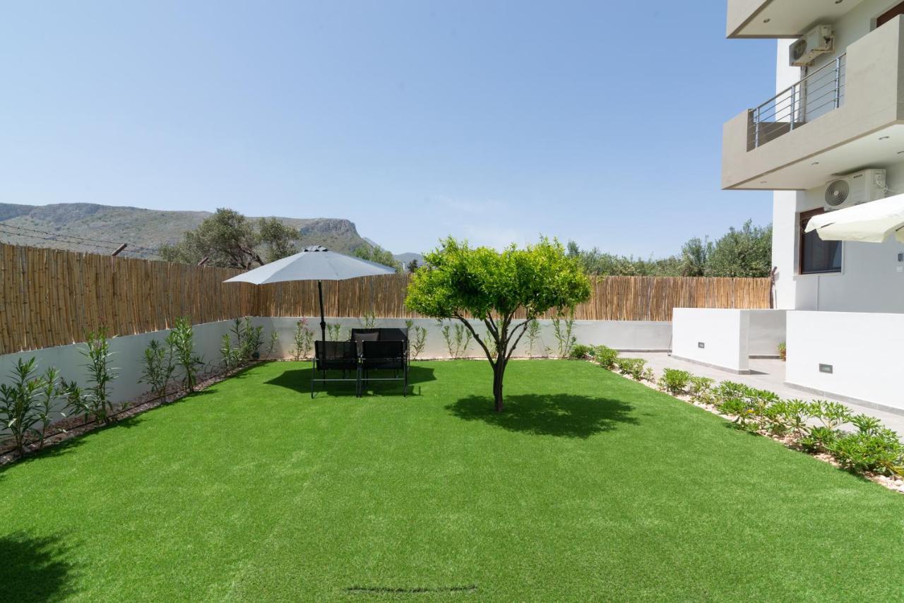 Cozy House With Pool Near Beach Gazi 외부 사진
