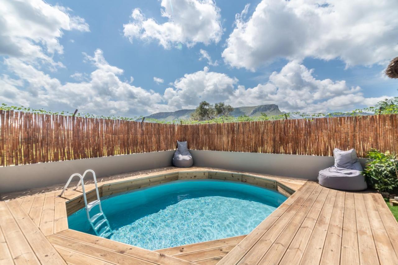 Cozy House With Pool Near Beach Gazi 외부 사진