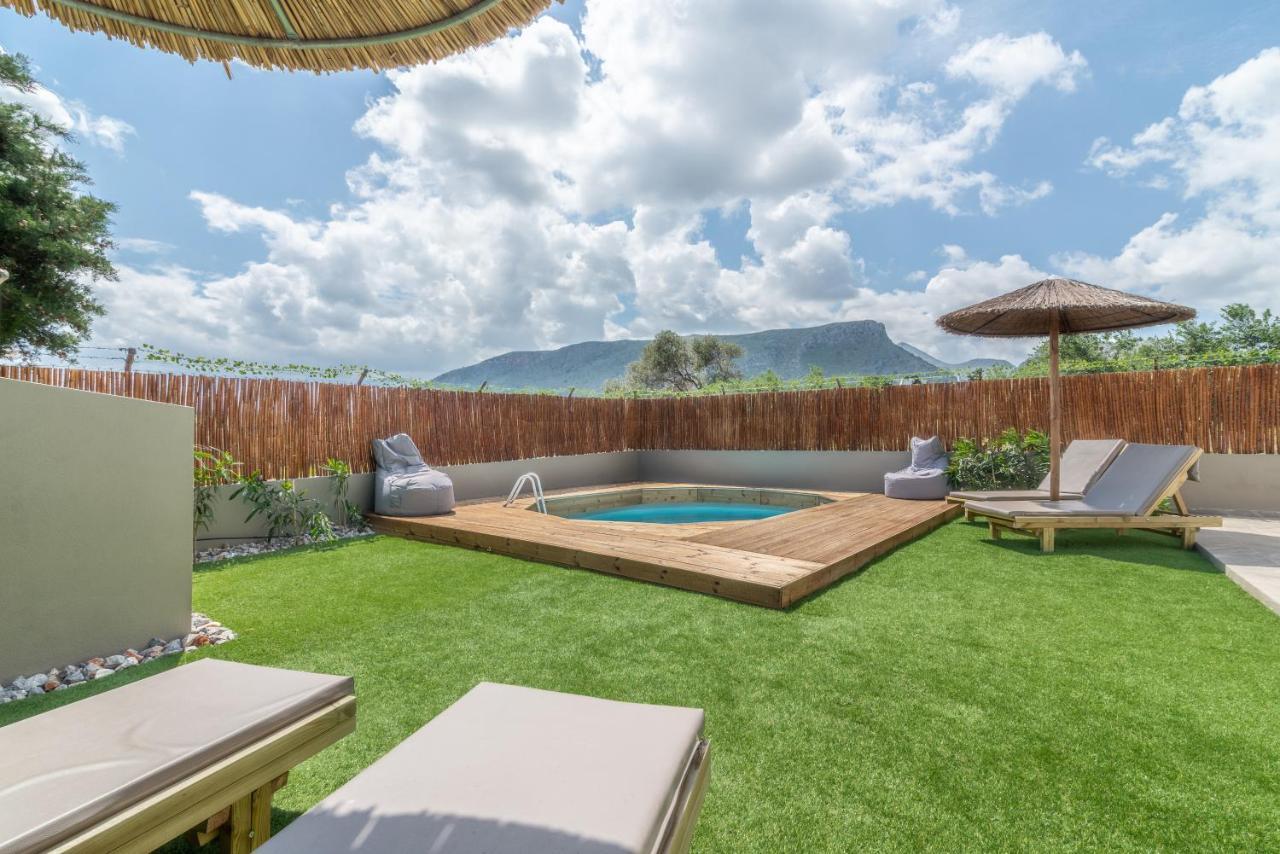 Cozy House With Pool Near Beach Gazi 외부 사진