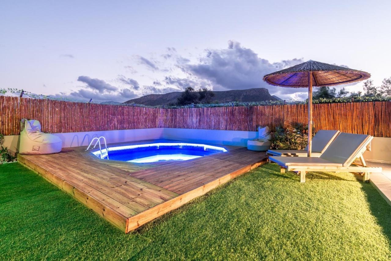 Cozy House With Pool Near Beach Gazi 외부 사진