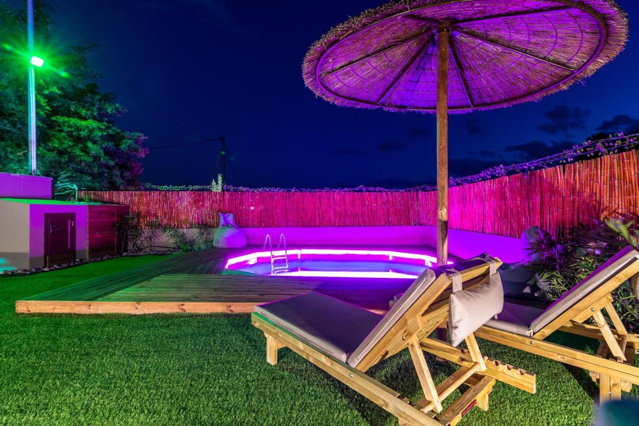 Cozy House With Pool Near Beach Gazi 외부 사진