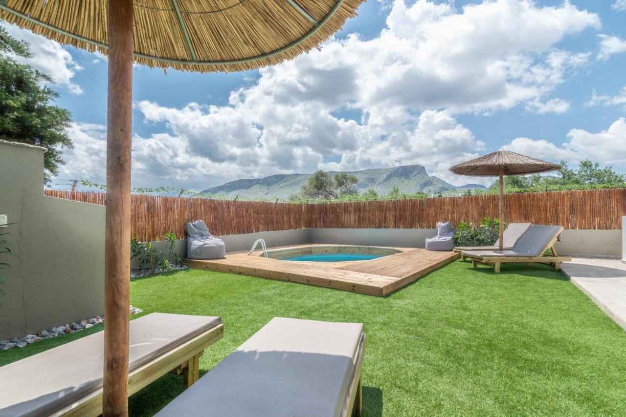 Cozy House With Pool Near Beach Gazi 외부 사진